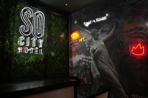 So City Hotel, Reception