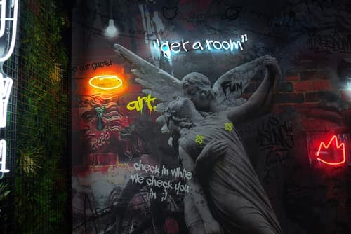 So City Hotel, Reception