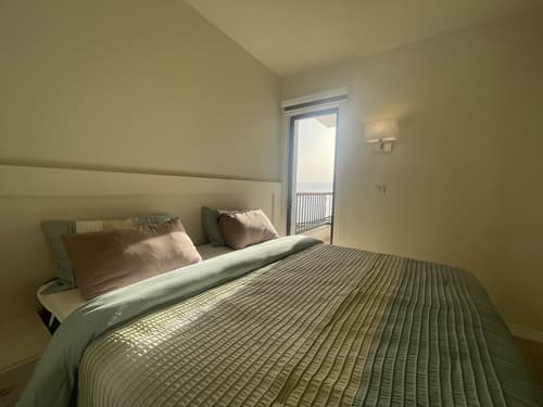 Porto & Almira Beach, Room