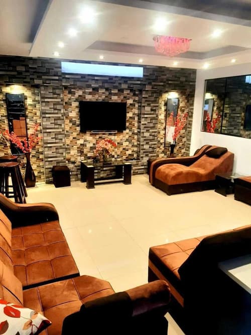 Hidden Garden, Living area