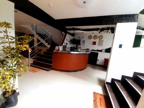 Hidden Garden, Lobby