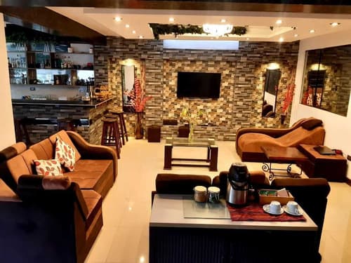 Hidden Garden, Living area