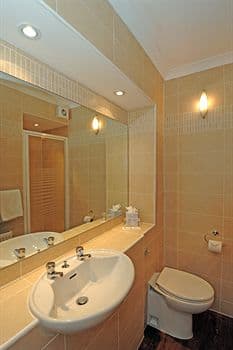 Fountain Court Apartments - Grove