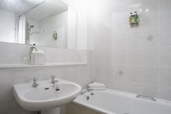 Fountain Court Apartments - Grove