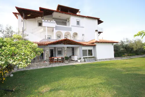 Zephyros Family Apartments, 