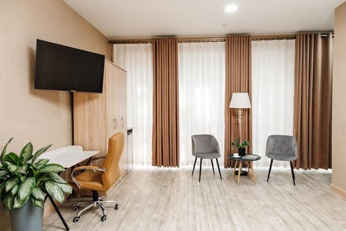 Central Palace Halal Hotel, 