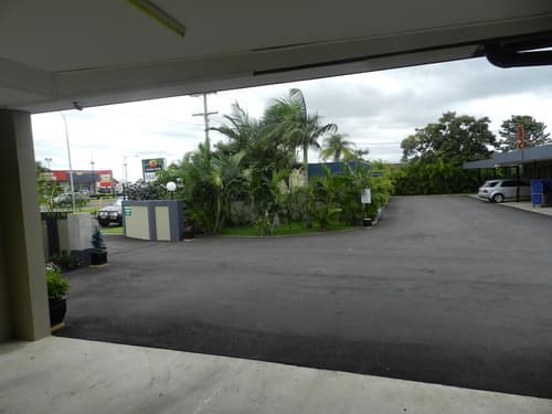 Golden Palms Motor Inn, 