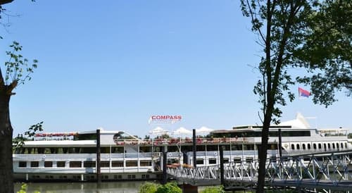 Compass River City Hotel, 