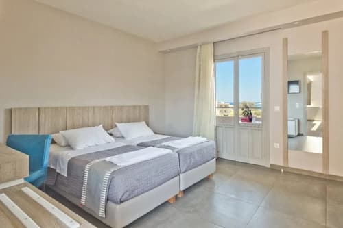 Parasol Luxury Hotel & Suites, 