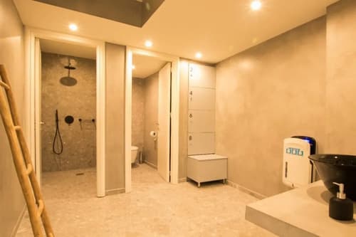 Parasol Luxury Hotel & Suites, 