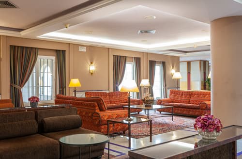 Macia Alfaros, Lobby