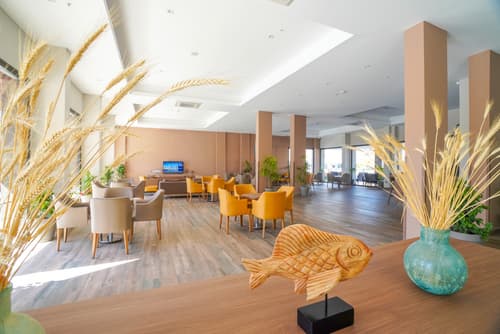Ada Julian Hotel