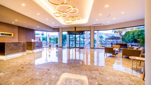 Ada Julian Hotel