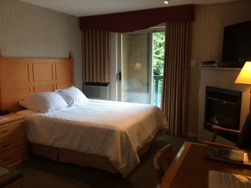 Pinnacle Hotel Whistler, Room