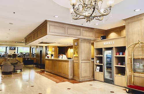 Cyan Americas Towers Hotel