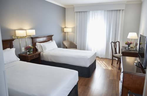 Cyan Americas Towers Hotel