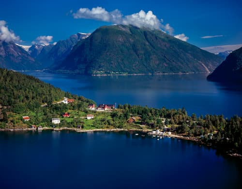 Dragsvik Fjordhotel
