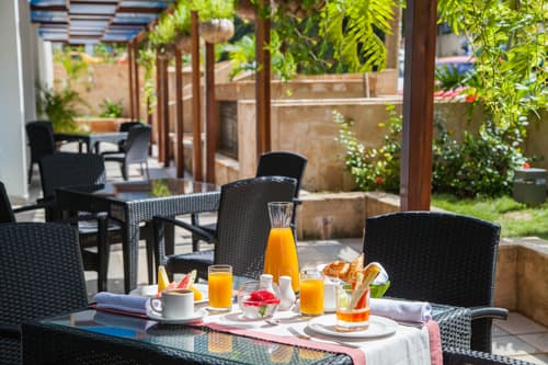 NH Capri La Habana, Terrace