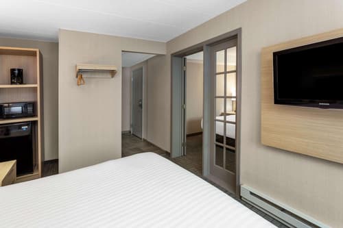 Days Inn by Wyndham Duluth/By Miller Hill Mall, Room