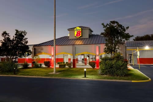 Super 8 by Wyndham Ft Stockton