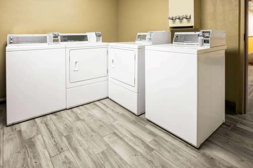 Super 8 by Wyndham Ft Stockton