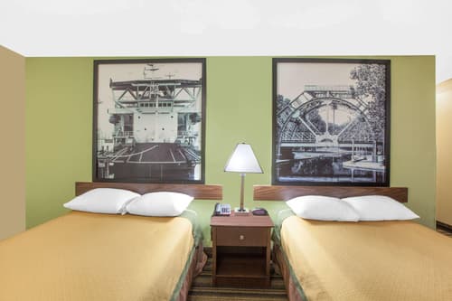 Super 8 By Wyndham Natchitoches