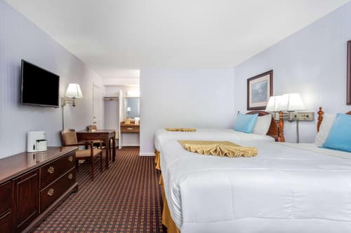 Travelodge By Wyndham Cape Cod Area