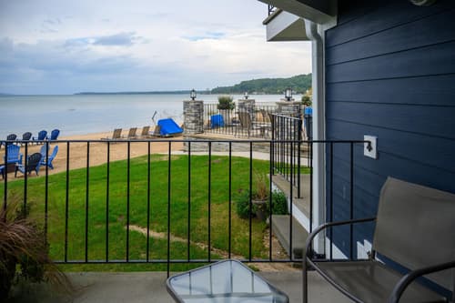 Pointes North Beachfront Hotel