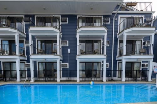 Pointes North Beachfront Hotel