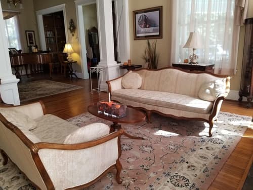 The Peach House, Lobby