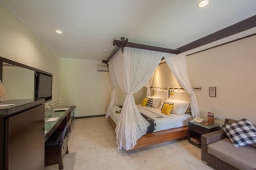 Legian Beach Villas