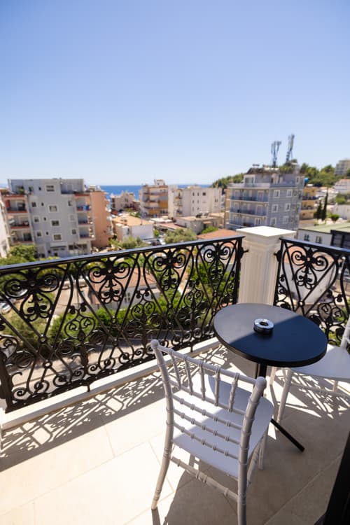 Chimaera Hotel