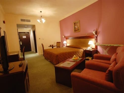 Al Bustan Hotel