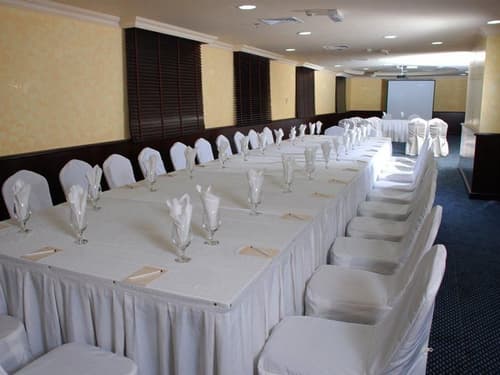 Al Bustan Hotel