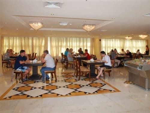Al Bustan Hotel