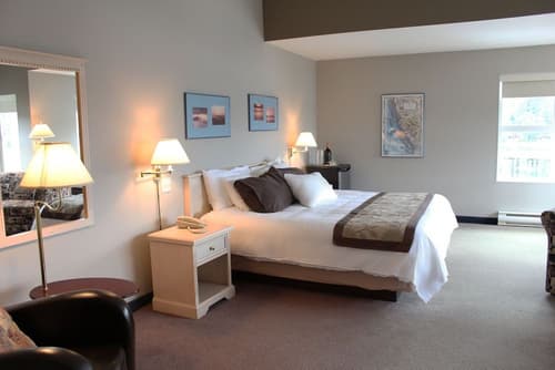 Quarterdeck Inn Port Hardy