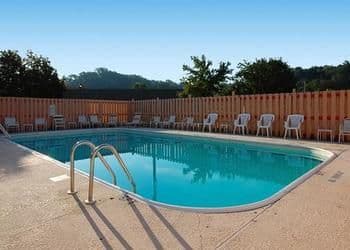 America's Best Inn & Suites - Caseyville