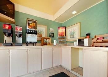 America's Best Inn & Suites - Caseyville