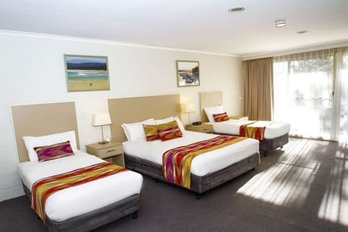 B.w Fairway Motor Inn