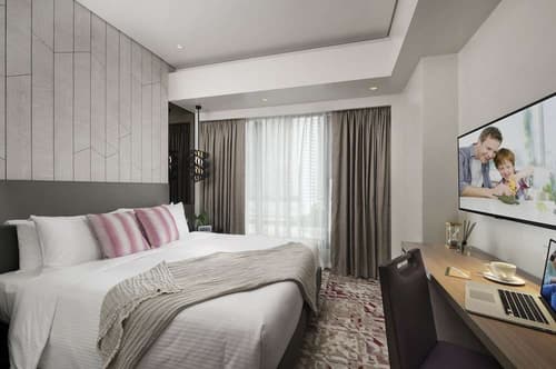 Somerset Salcedo, Makati