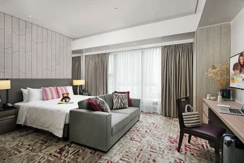 Somerset Salcedo, Makati