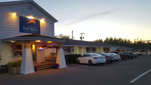 Auberge Shores Inn & Hotel