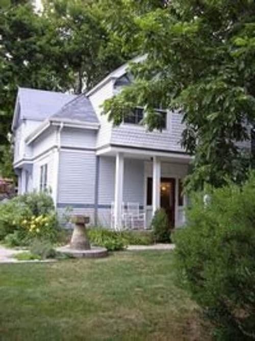 Isaiah Jones Homestead Bed & Breakfast