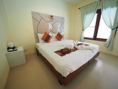 Lanta Fevrier Resort