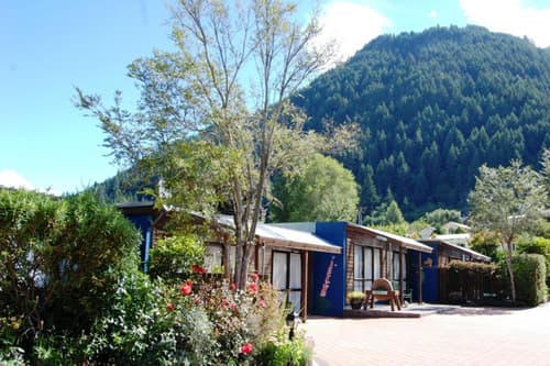 Queenstown Holiday Park Creeksyde