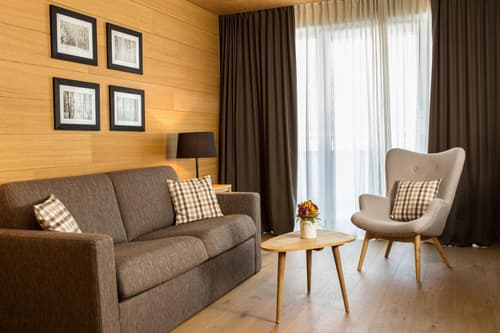 Korona, Resort & Entertainment, 