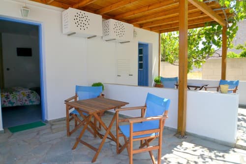 Jimmy's Studios - Quiet Island Living in Plakes near Firopotamos & Plathiena Beaches