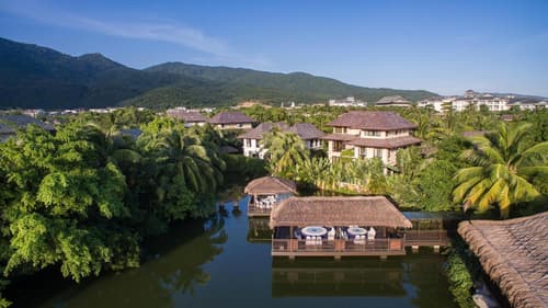 Sanya Yalong Bay Villas & Spa