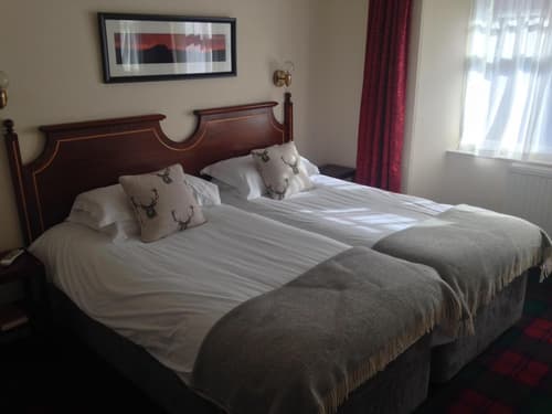 Highlander Inn