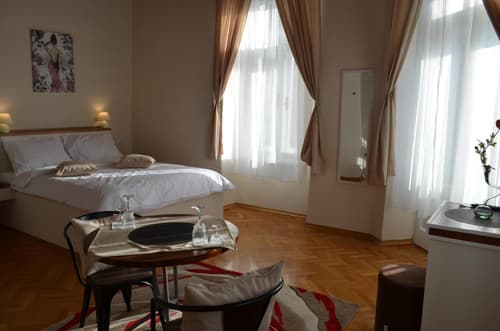 Rooms & Apartments Infinity